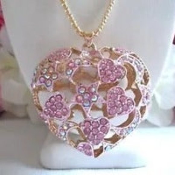 Betsey Johnson Jewelry - Gorgeous Betsey johnson Heart Pendant Necklace